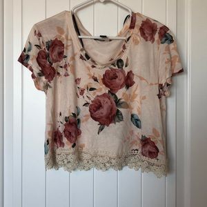 Forever 21 Lacy trim crop top Vneck